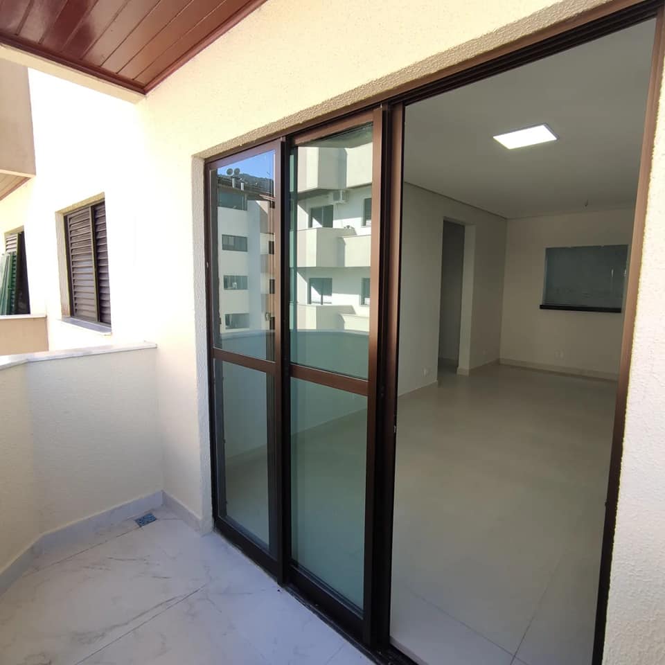 Apartamento à venda com 2 quartos, 78m² - Foto 3